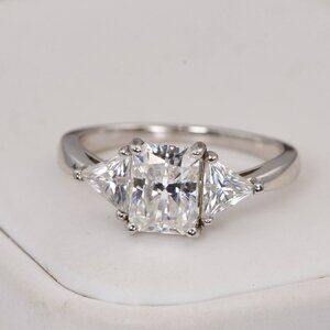 Certified 2.0 ct Radiant Cut Moissanite Engagement Ring 925 Sterling
